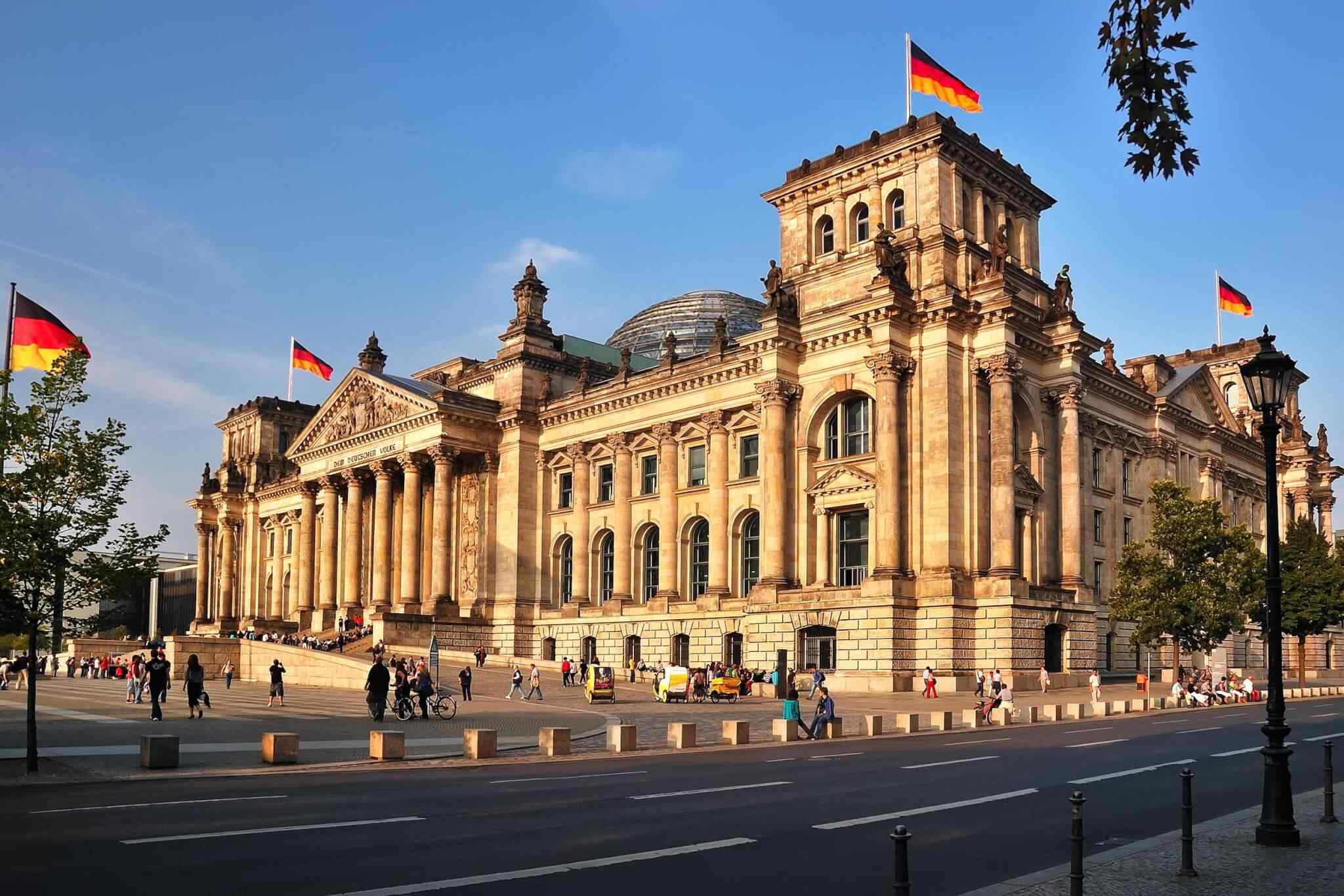 https://www.saltwatersafaris.com/wp-content/uploads/2018/09/destination-berlin-01-2.jpg